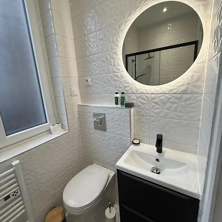 King Size Sauna Jacuzzi Bed & Breakfast Lisieux