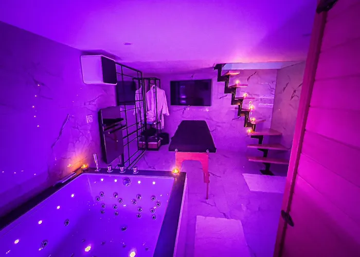 King Size Sauna Jacuzzi Bed & Breakfast