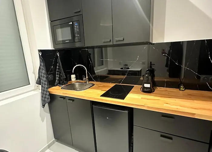 King Size Sauna Jacuzzi Bed & Breakfast Lisieux