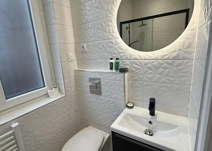 King Size Sauna Jacuzzi Bed & Breakfast Lisieux